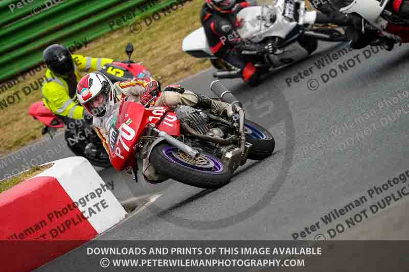 Vintage motorcycle club;eventdigitalimages;mallory park;mallory park trackday photographs;no limits trackdays;peter wileman photography;trackday digital images;trackday photos;vmcc festival 1000 bikes photographs